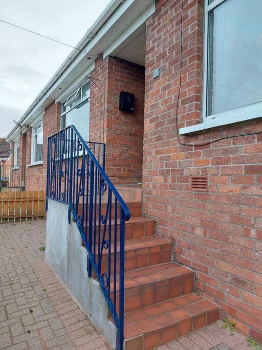 Bellevue Bungalow - Comfortable Home With Amazing Views Belfast Bagian luar foto