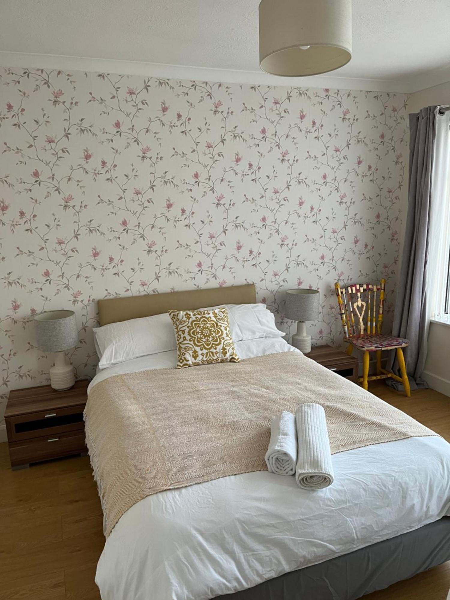 Bellevue Bungalow - Comfortable Home With Amazing Views Belfast Bagian luar foto